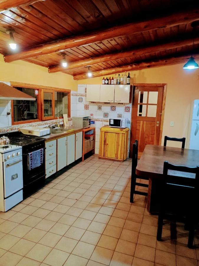 Cuatro Cerros Hostel ซานคาร์ลอส เด บาริโลเช ภายนอก รูปภาพ