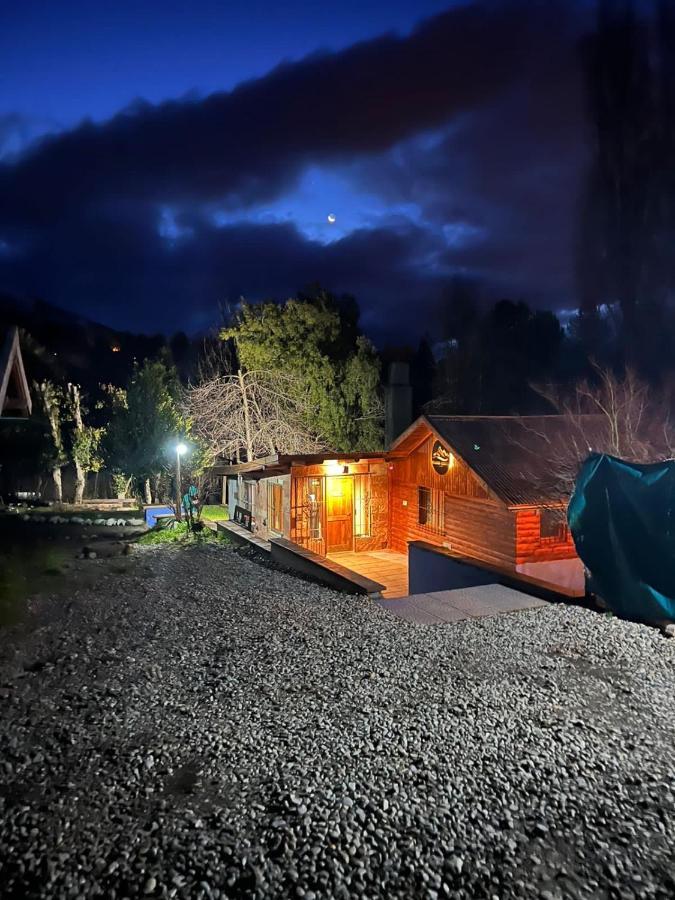 Cuatro Cerros Hostel ซานคาร์ลอส เด บาริโลเช ภายนอก รูปภาพ
